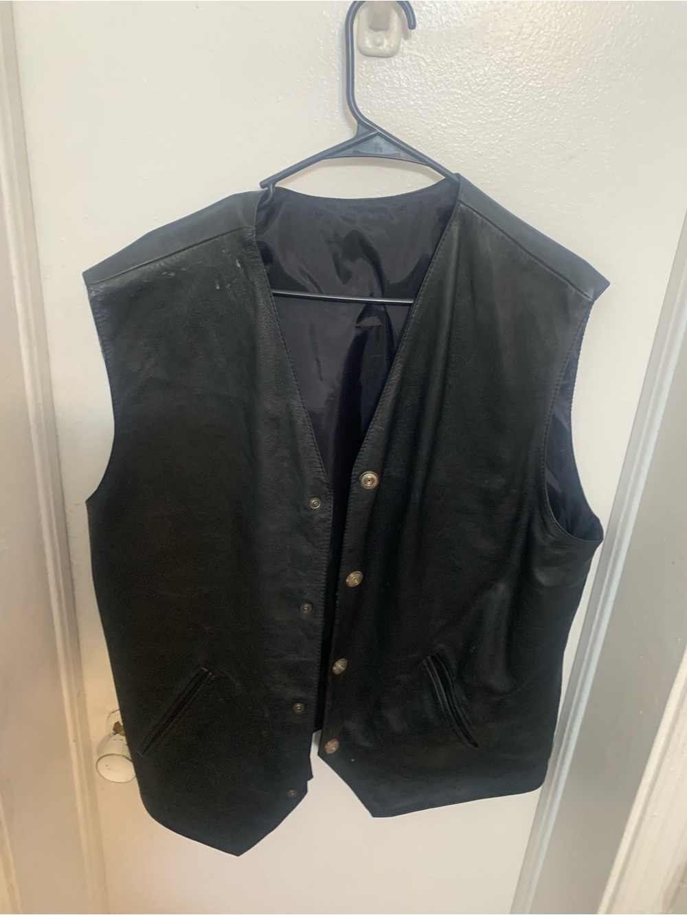 Men's Black Leather Vest - Classic Sleeveless Jacket